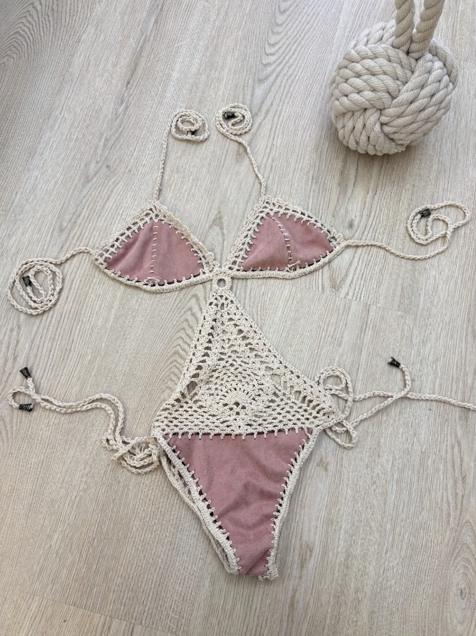 Trikini Kerala - Rosa